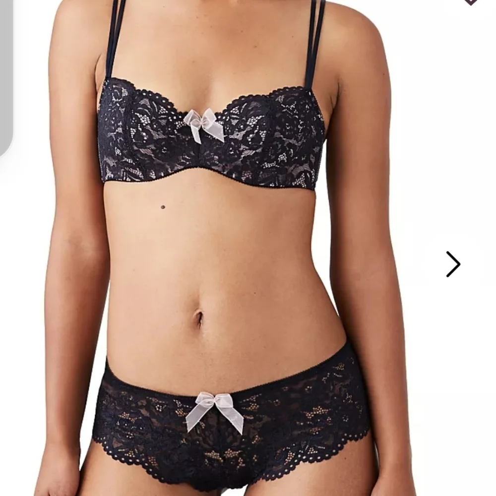 B.Tempted Wacoal 32DDD Ciao Bella Garter Set